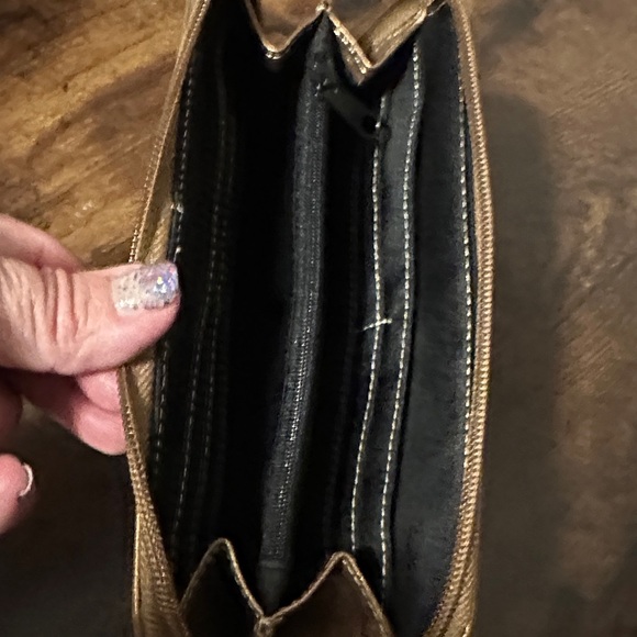 Tignanello Metallic Metallic Broze Shoulder Bag & Wallet Set - Picture 10 of 10